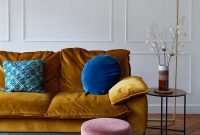 Adorable Colorful Pillow Ideas For Cozy Living Room 32
