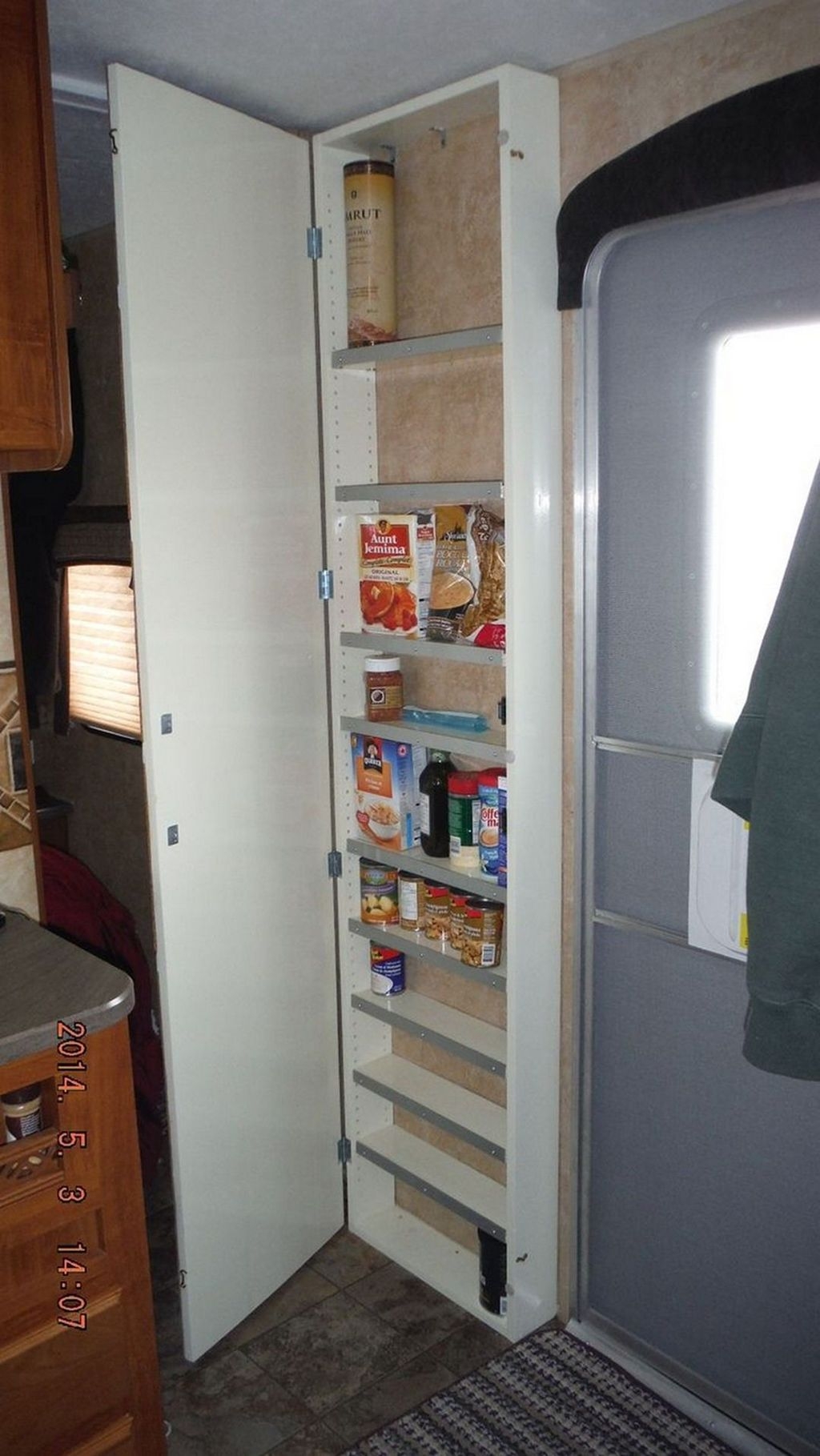 Best RV Kitchen Storage Ideas For Cozy Cook When The Camping 19