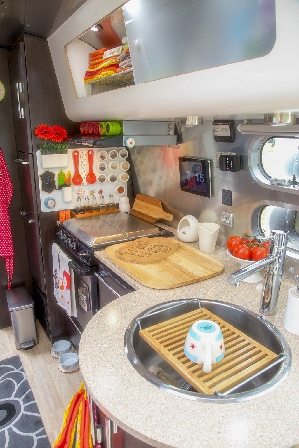 Best RV Kitchen Storage Ideas For Cozy Cook When The Camping 31