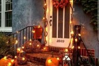 Easy And Simple Fall Porch Decoration Ideas You Must Try 05