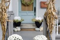 Easy And Simple Fall Porch Decoration Ideas You Must Try 06