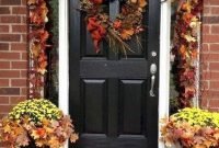 Easy And Simple Fall Porch Decoration Ideas You Must Try 12