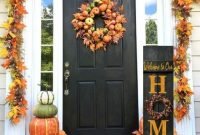 Easy And Simple Fall Porch Decoration Ideas You Must Try 15
