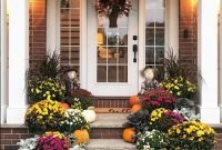 Easy And Simple Fall Porch Decoration Ideas You Must Try 18