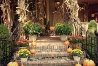 Easy And Simple Fall Porch Decoration Ideas You Must Try 19
