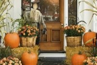 Easy And Simple Fall Porch Decoration Ideas You Must Try 20