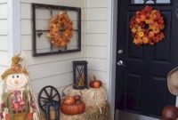 Easy And Simple Fall Porch Decoration Ideas You Must Try 36