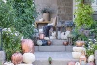 Easy And Simple Fall Porch Decoration Ideas You Must Try 40