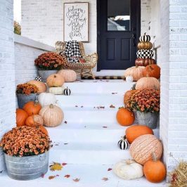 20+ Easy And Simple Fall Porch Decoration Ideas You Must Try