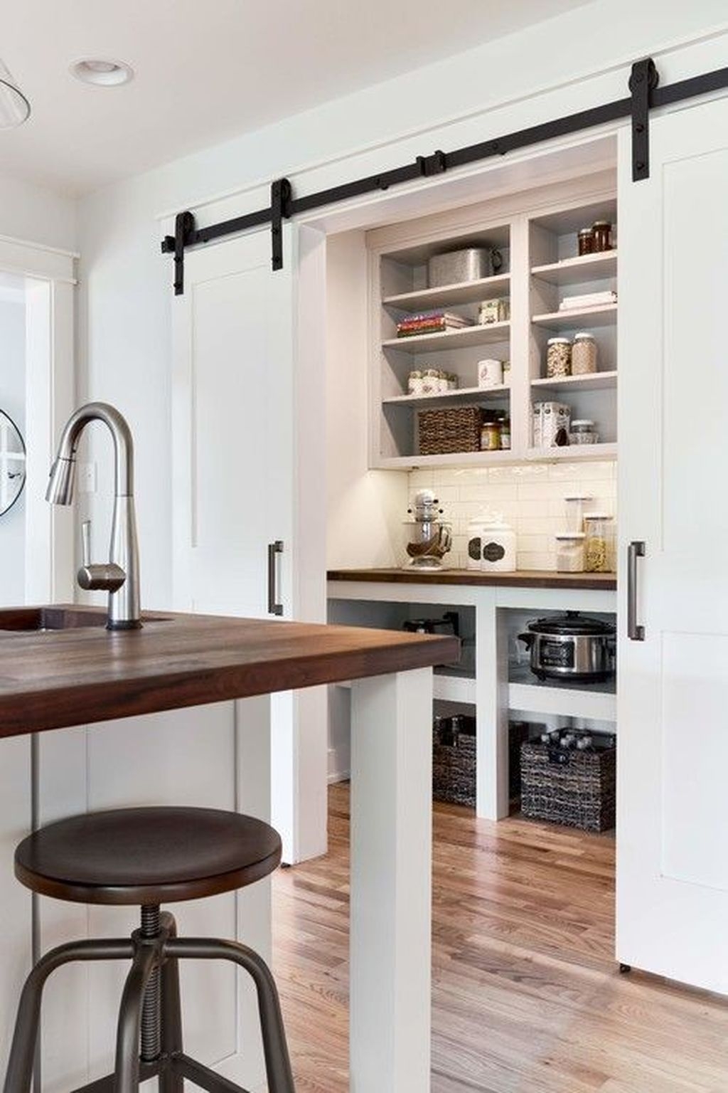 Elegant Modern Kitchen Decoration Ideas That Trend For 2019 29