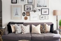Inspiring Living Room Wall Decoration Ideas You Can Try 36