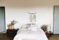 Minimalist Bedroom Decoration Ideas That Looks More Cool 02