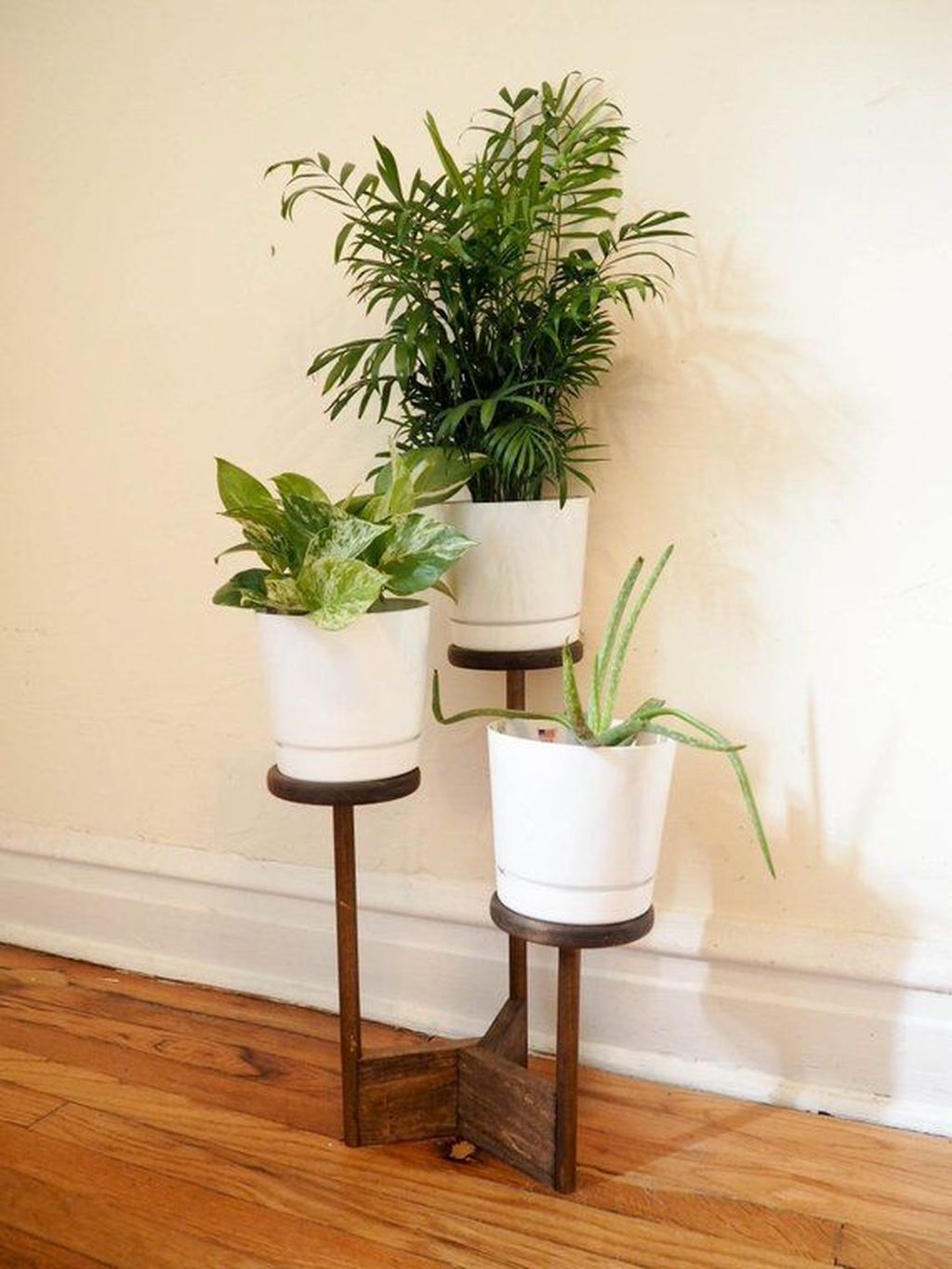 Popular Indoor Plant Stands Ideas For Fresh Home Inspiration 19