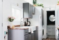 Wonderful Kitchen Cabinets Ideas For Your Tiny House 40