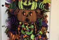 Creative DIY Halloween Wreath Design For The Thriller Night 42