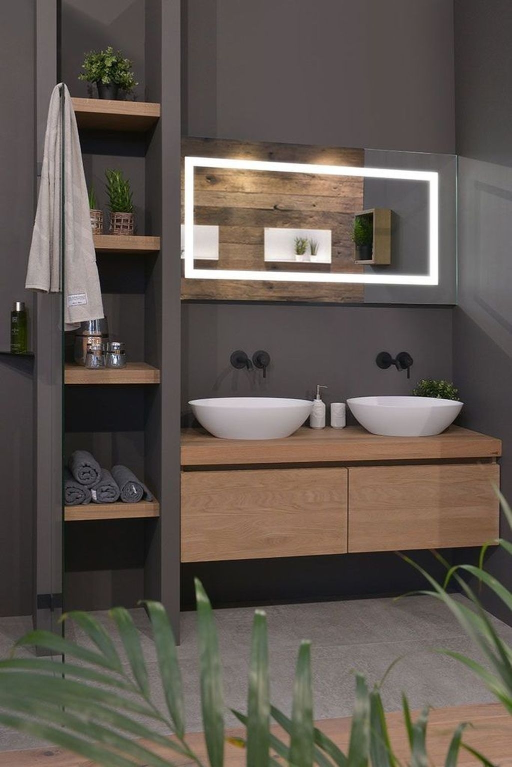 Inspiring Bathroom Decoration Ideas With Wooden Storage 11