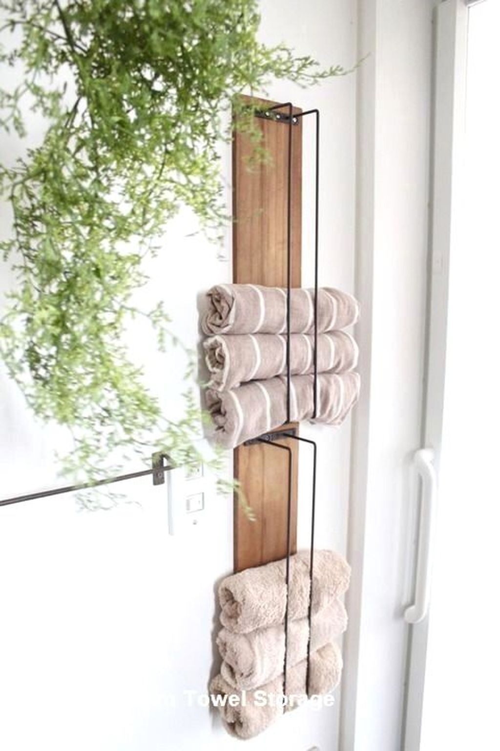 Inspiring Bathroom Decoration Ideas With Wooden Storage 31