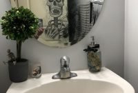 Scary Halloween Decorating Ideas For Your Bathroom 47