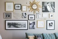 Trendy Living Room Wall Gallery Design Ideas 01