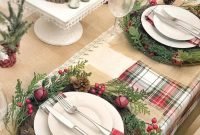 Adorable Christmas Table Setting Ideas You'll Want To Copy 07