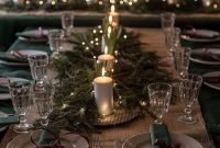 Adorable Christmas Table Setting Ideas You'll Want To Copy 09