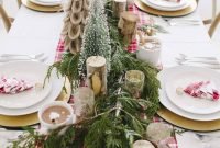 Adorable Christmas Table Setting Ideas You'll Want To Copy 17