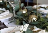 Adorable Christmas Table Setting Ideas You'll Want To Copy 44