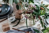 Adorable Christmas Table Setting Ideas You'll Want To Copy 45