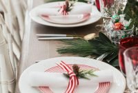 Adorable Christmas Table Setting Ideas You'll Want To Copy 51