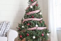 Amazing Red And White Christmas Tree Decoration Ideas 01