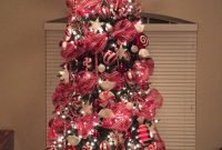 Amazing Red And White Christmas Tree Decoration Ideas 04