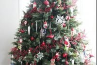 Amazing Red And White Christmas Tree Decoration Ideas 05