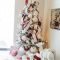 Amazing Red And White Christmas Tree Decoration Ideas 22