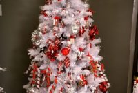 Amazing Red And White Christmas Tree Decoration Ideas 30