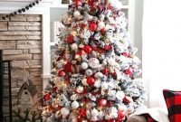 Amazing Red And White Christmas Tree Decoration Ideas 31