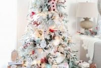 Amazing Red And White Christmas Tree Decoration Ideas 38