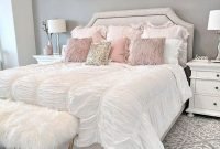 Astonishing White Bedroom Decoration That Will Inspire You 08