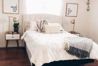 Astonishing White Bedroom Decoration That Will Inspire You 11