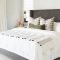 Astonishing White Bedroom Decoration That Will Inspire You 17