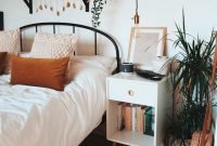 Astonishing White Bedroom Decoration That Will Inspire You 39