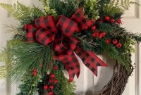 Beautiful DIY Winter Wreath To Place It On Your Door 07