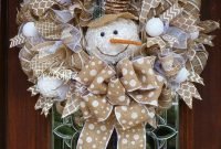Beautiful DIY Winter Wreath To Place It On Your Door 09