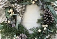Beautiful DIY Winter Wreath To Place It On Your Door 21