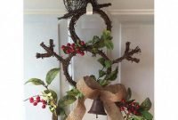 Beautiful DIY Winter Wreath To Place It On Your Door 31