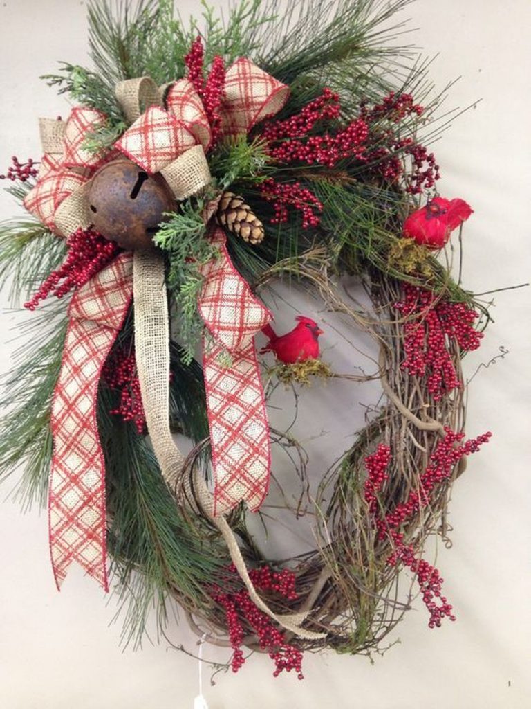 20+ Beautiful DIY Winter Wreath To Place It On Your Door