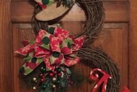 Beautiful DIY Winter Wreath To Place It On Your Door 49
