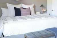 Best Master Bedroom Decoration Ideas For Winter 48