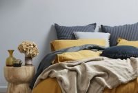 Best Master Bedroom Decoration Ideas For Winter 53