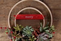 Cool Christma Wreath You Can Choice For Your Door Decorate 14