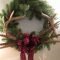 Cool Christma Wreath You Can Choice For Your Door Decorate 17